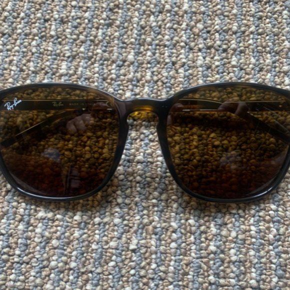 Ray-Ban Sunglasses - Picture 2 of 3